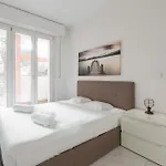 Guesthost - Corvetto M3 Bright With Balcony! Lägenhet *