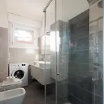 Guesthost - Corvetto M3 Bright With Balcony! Lägenhet *