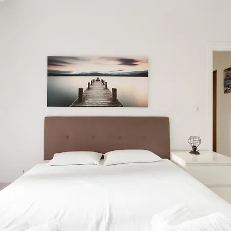Apartament Guesthost - Corvetto M3 Bright With Balcony! Mediolan
