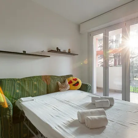 Guesthost - Corvetto M3 Bright With Balcony! Apartament Mediolan