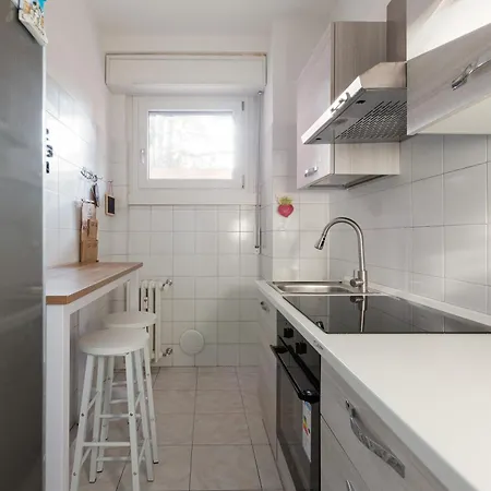 Guesthost - Corvetto M3 Bright With Balcony! Lejlighed *