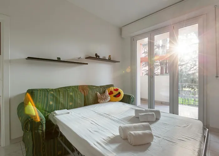 Guesthost - Corvetto M3 Bright With Balcony! Apartament Mediolan